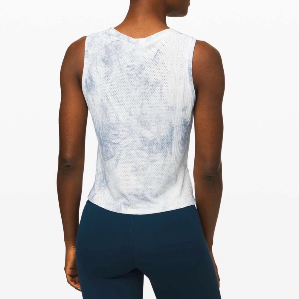 Lululemon Train To Be Tank Tie Dye Wash White & Blue Mesh Panels Cropped Active - Picture 2 of 7
